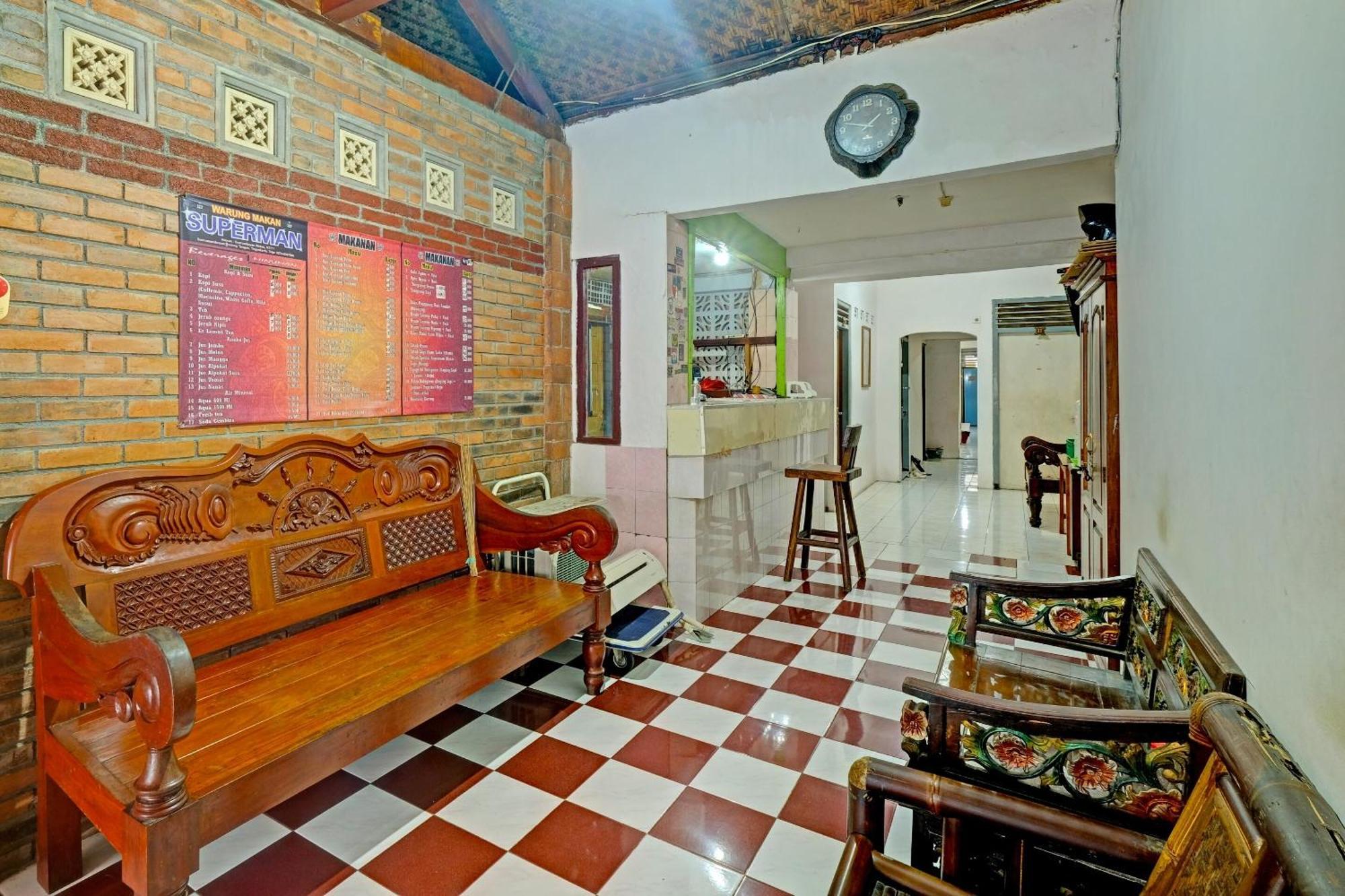 Spot On 91915 Homestay Superman Yogyakarta Ngoại thất bức ảnh