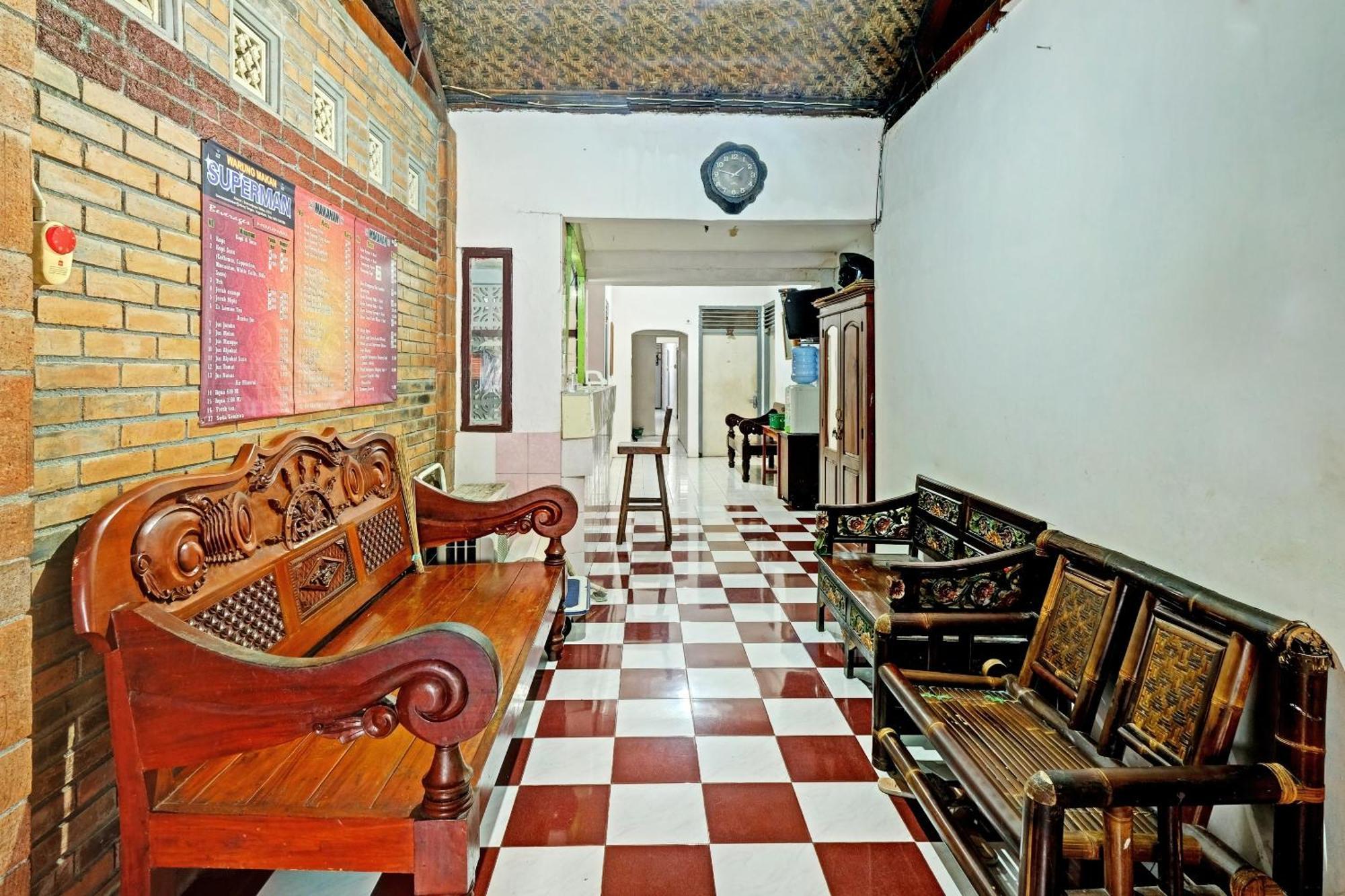 Spot On 91915 Homestay Superman Yogyakarta Ngoại thất bức ảnh